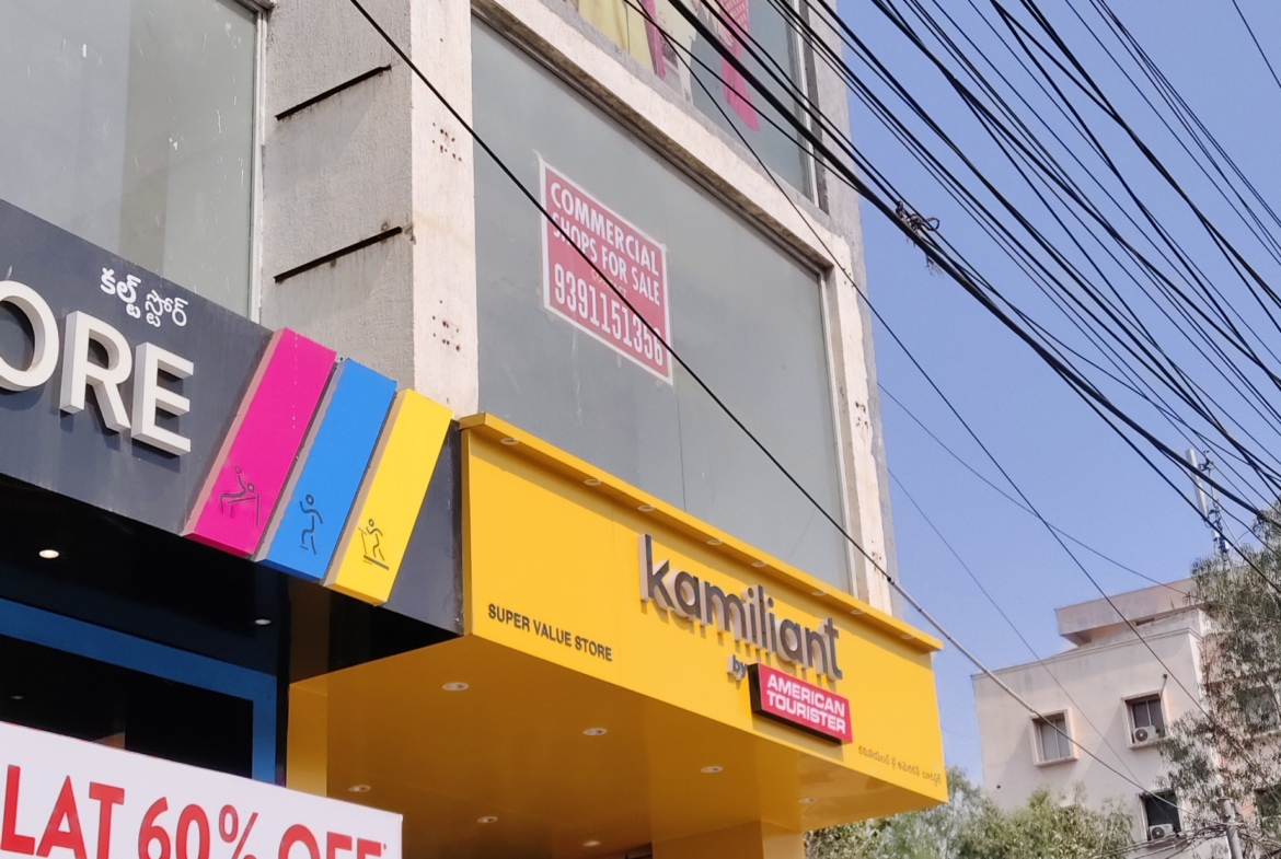 Commercial Spaces in Hyderabad, Shaikpet for sale